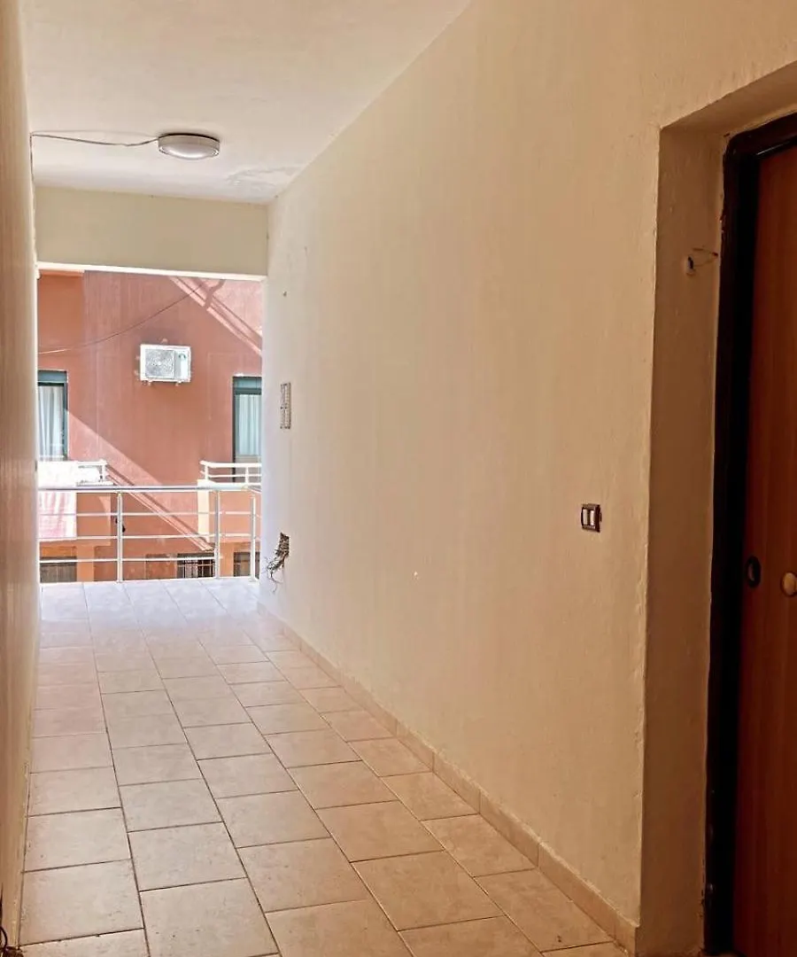 Am Apartment Golem